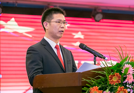 总经理祝建明作《乐鱼官网2017年度管理工作报告》
