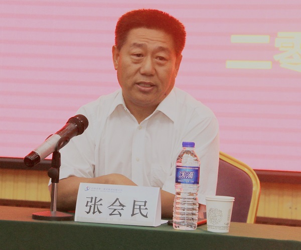 乐鱼官网党委书记张会民对新员工提出希冀.jpg