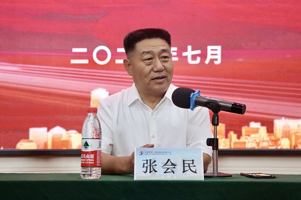 乐鱼官网党委书记张会民对新员工提出希冀.jpg