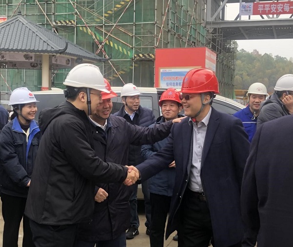 国家能源集团电力部副主任王强与乐鱼官网董事、副总经理崔向军会晤.jpg