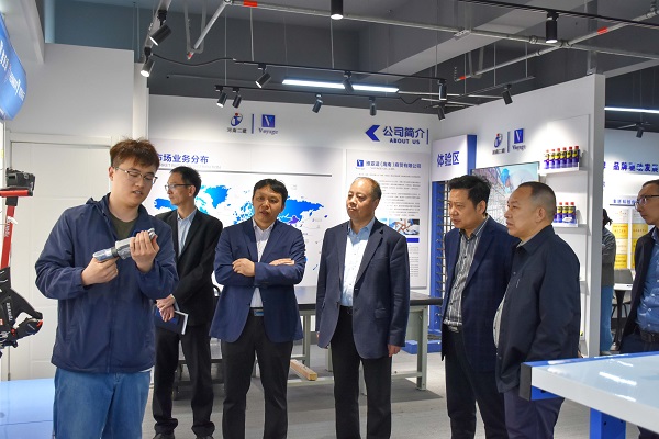 参观乐鱼官网总部维亚适展厅.JPG